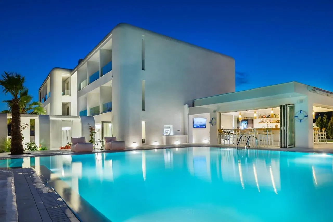 Cocoοns Luxury Suites & Villas Fourka