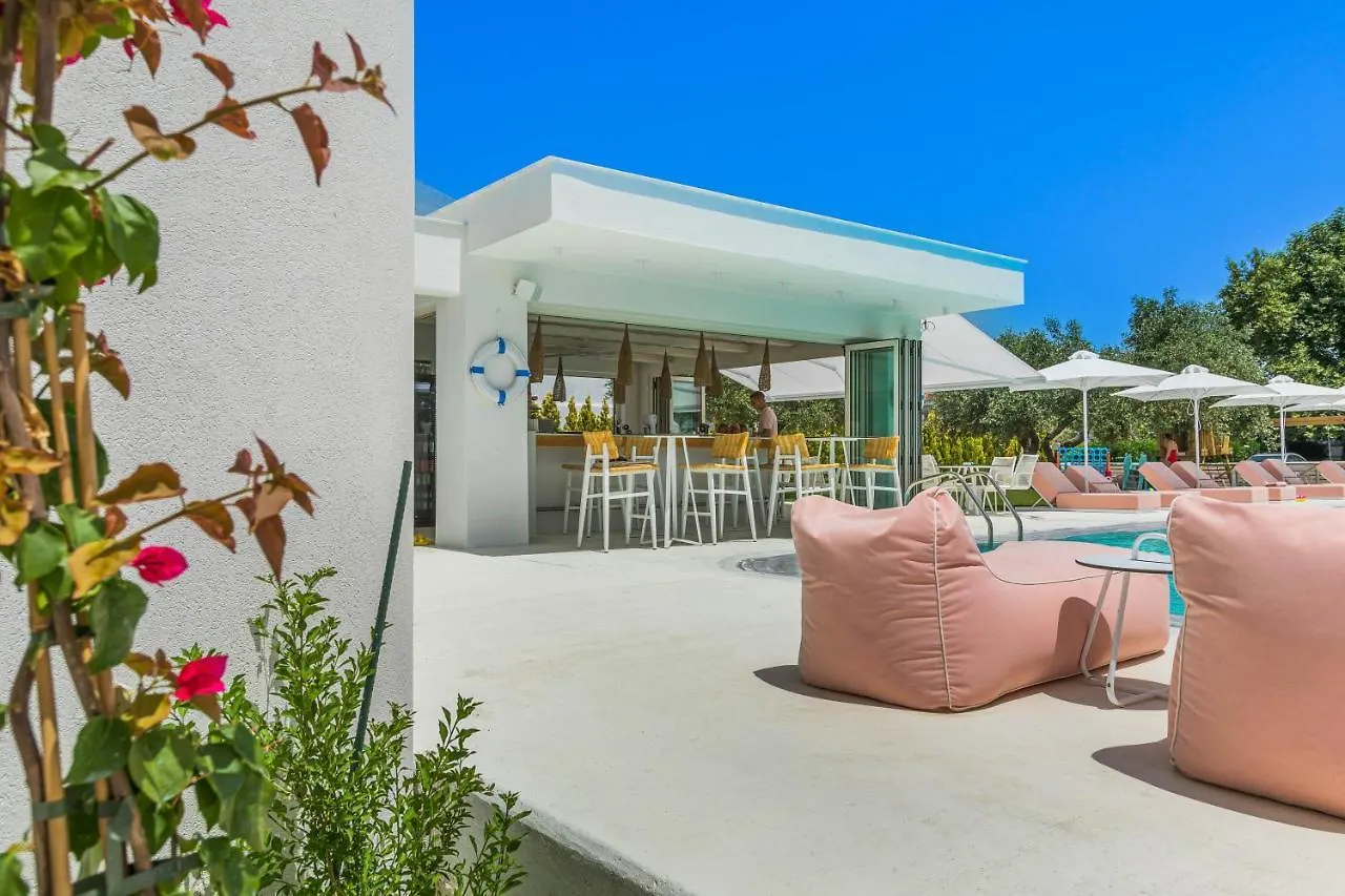Hotel Cocoοns Luxury Suites & Villas Fourka