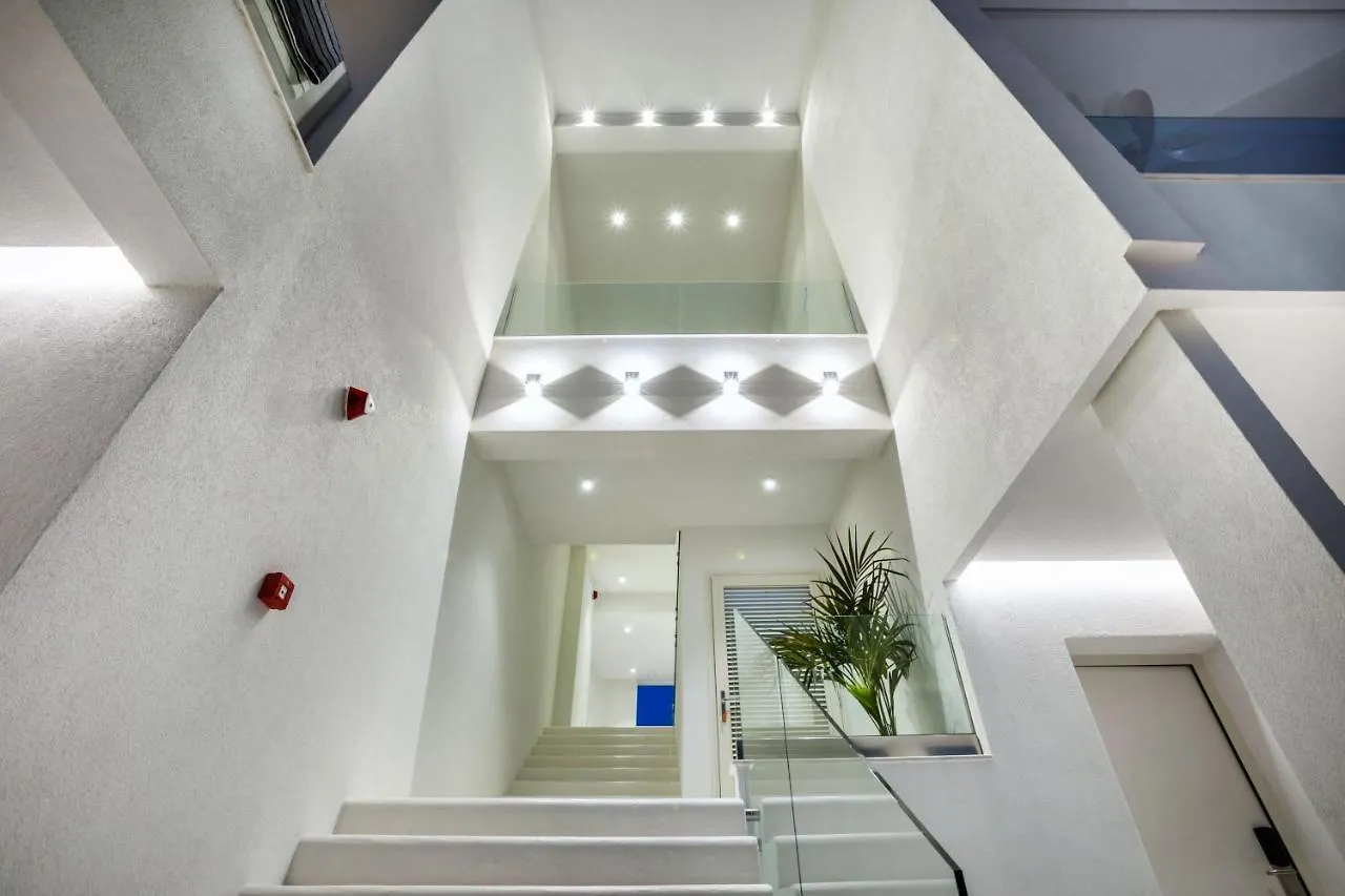 Cocoοns Luxury Suites & Villas Φούρκα