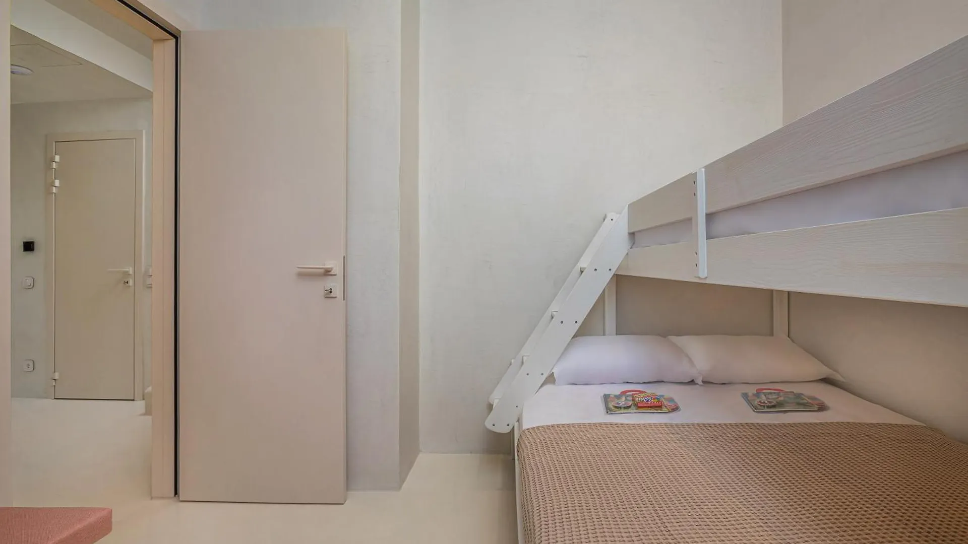 Ξενοδοχείο Cocoοns Luxury Suites & Villas Φούρκα