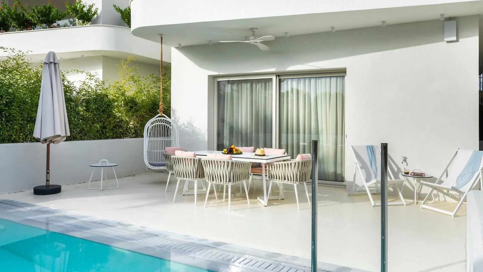 Cocoοns Luxury Suites & Villas Φούρκα 0*,