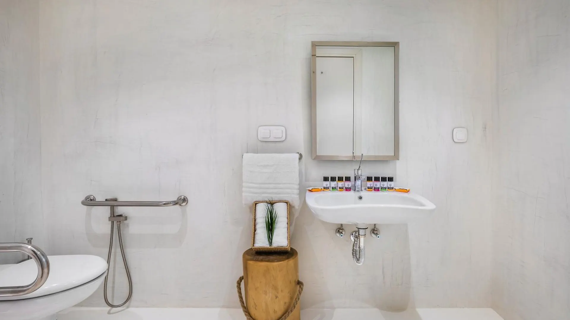 Cocoοns Luxury Suites & Villas Φούρκα
